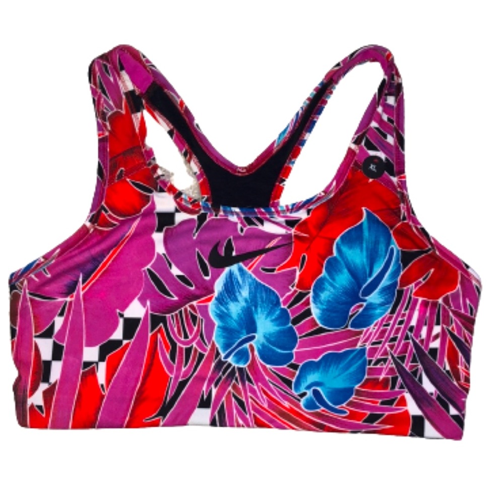 💕NWOT Nike top 💕